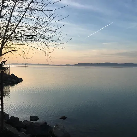 Rose Lägenhet Balatonlelle